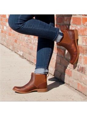 Timberland Magby Chelsea Ankle Leather Boots in Cognac Brown size 8